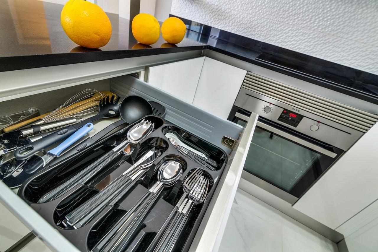 Infinity Sunny View Deluxe Apartment Ареналес дел Сол Екстериор снимка