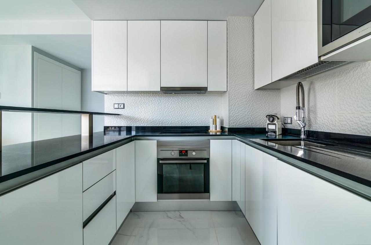 Infinity Sunny View Deluxe Apartment Ареналес дел Сол Екстериор снимка